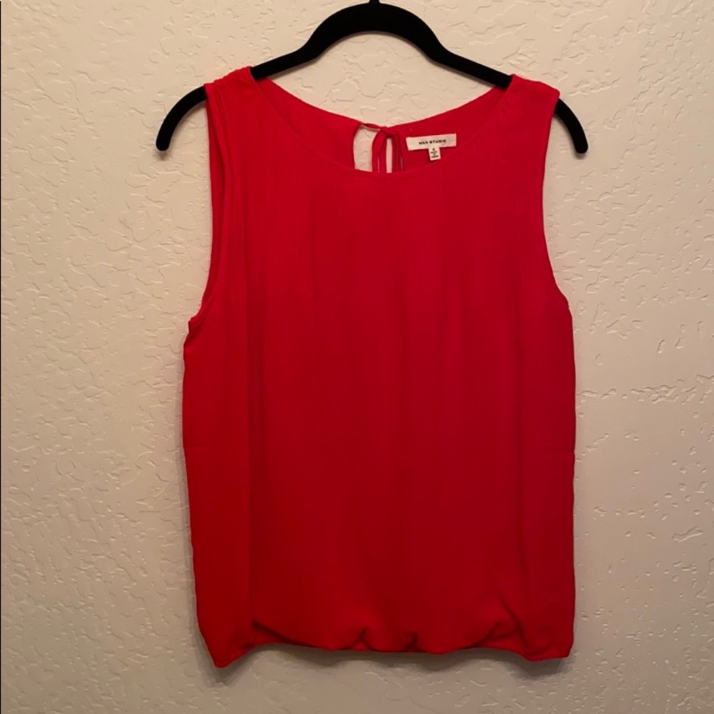 Max Studio top‎
